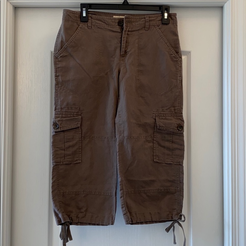 Banana Republic linen style capris.  Size 6.